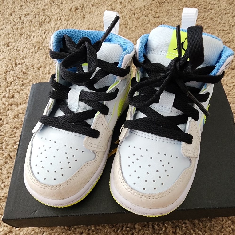 Jordan 1 Mid